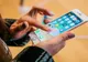 Avertisment fără precedent pentru 2 MILIARDE de utilizatori iPhone. Apple le cere să șteargă aplicația unui alt gigant IT, invocând motive de securitate