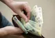 Salariul minim NU crește din 1 ianuarie, ci abia la vară. Ce vor sindicatele și patronatele - Calcule exclusive