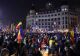 PROTEST cu zeci de mii de oameni, în centrul Capitalei. Manifestanții au umplut Piața Victoriei. George Simion și Anca Alexandrescu, în mijlocul mulțimii 